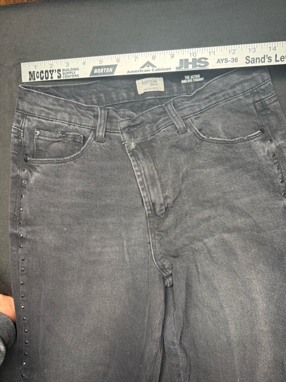 Kensie Washed Black High-Rise Jeans with Subtle Side Studs size 8